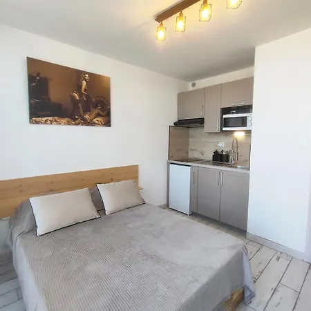23, Heliopolis L, Village Naturiste, Agde